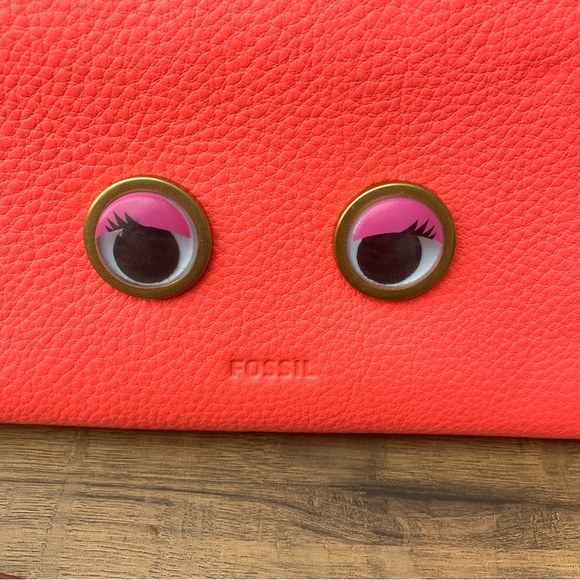 Fossil Emma Google Eye Clutch Leather Hot Pink Zip Wristlet Bag Wallet - Picture 2 of 8